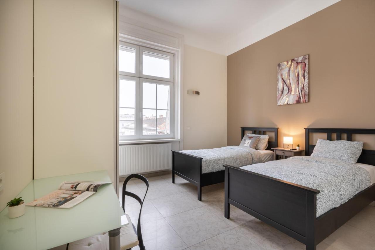 Basilika Monnalisa Luxury 3 Bedrooms Apartment With Amazing View Need Reservation X Free Parking Budapest Bagian luar foto